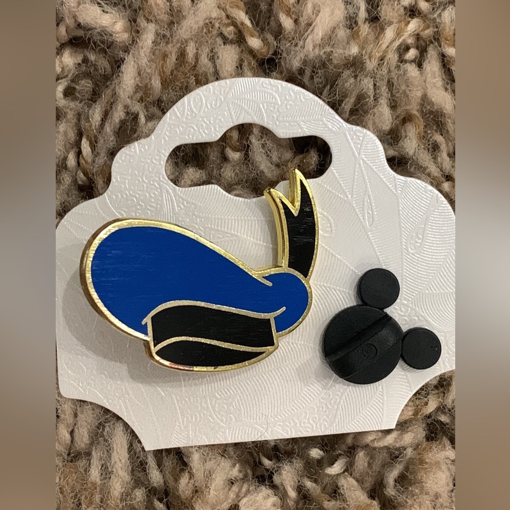 Disney Collectible Brooch/Hard Enamel Finish